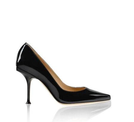 A ladies shoe after applying clipping path service and drop shadow