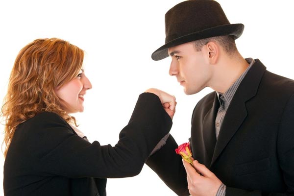 Couple poses Kissing the Hands